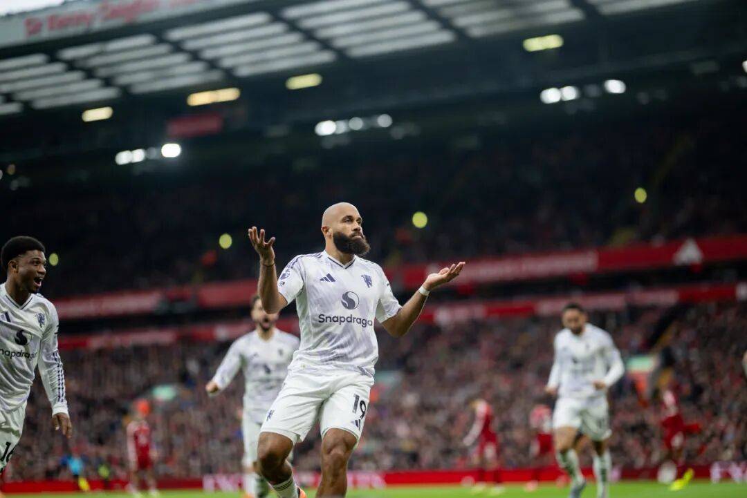 包含勒沃库森训练开放日,赛前远射贴柱引欢呼,欧冠在即,控场能力受关注的词条开云