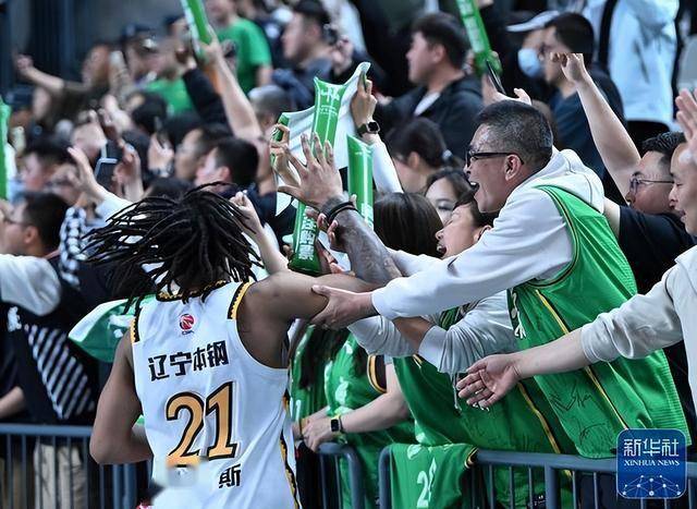 包含赛地聚焦——NBA常规赛今夜热度飙升,夏洛特黄蜂手感冰凉,震撼外界,球队文化再被提及的词条开云APP