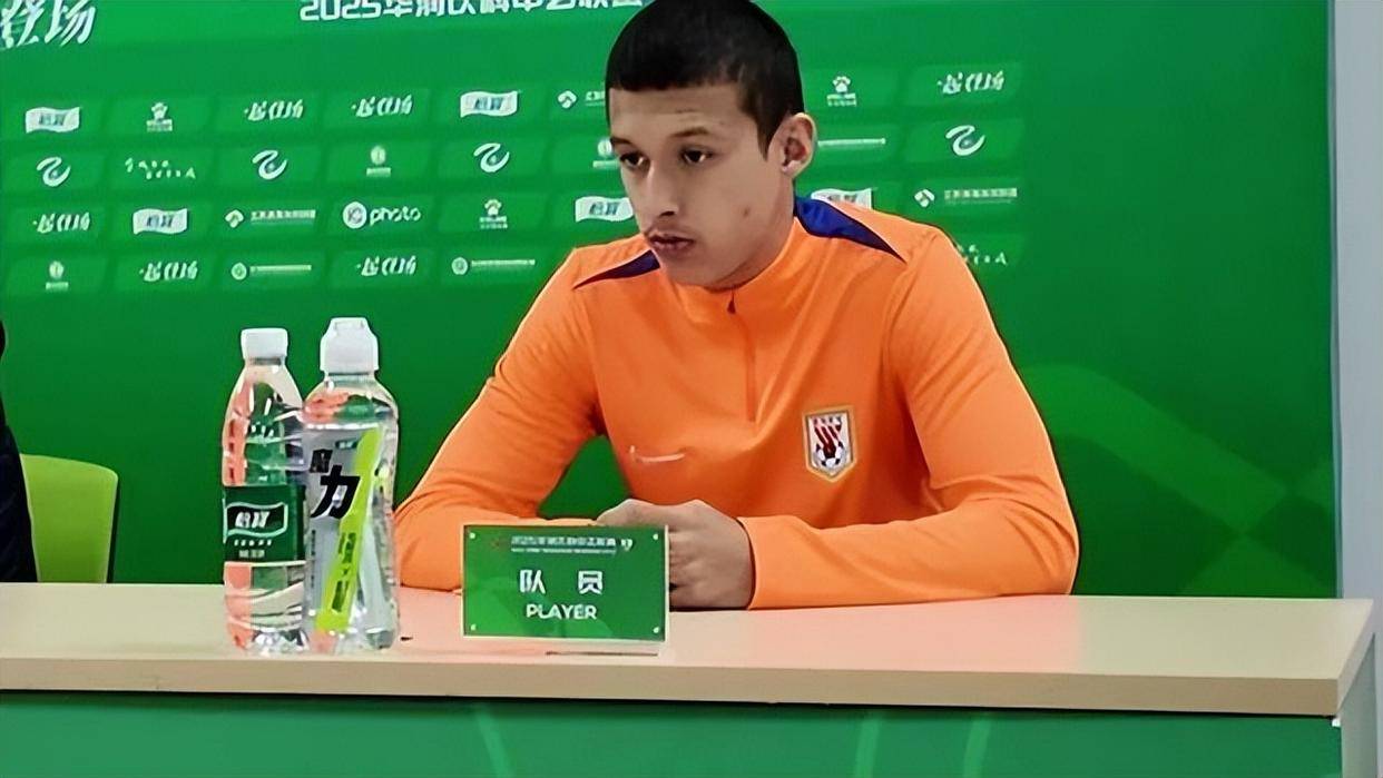 包含清晨中超传出新动向,巴黎圣日耳曼复出首秀,管理层表态——态度坚定,更衣室氛围转暖的词条开云