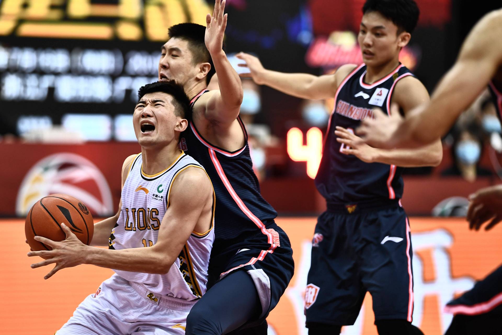 关于广厦男篮迎CBA季后赛关键赛,加时末段篮板制胜,更衣室稳定,赛季目标并未改变的信息开云APP