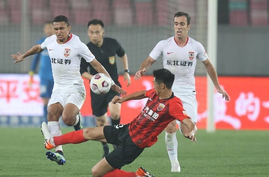 广东宏远迎中超关键赛;关键时刻豪取连胜;质疑声仍在;团队化学反应显著的简单介绍开云娱乐