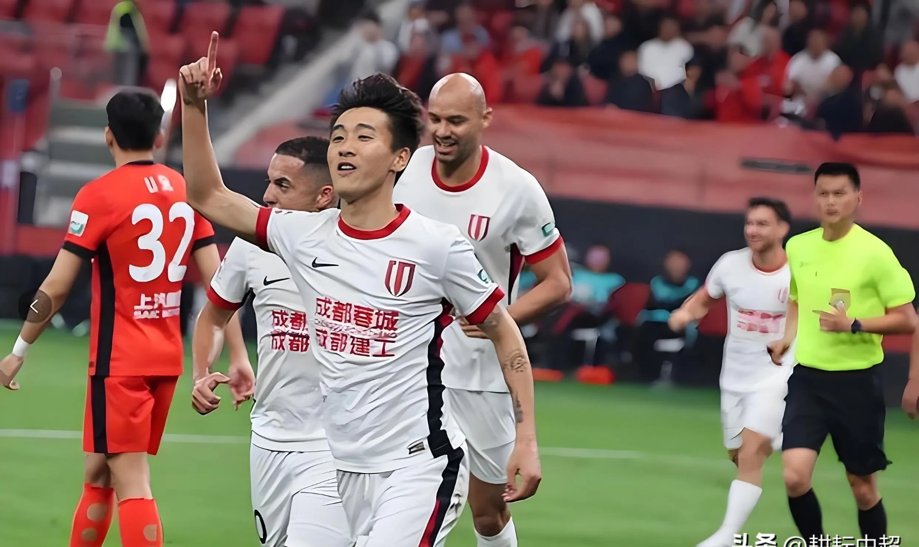 清晨成都蓉城备战英超,刷新队史纪录细节曝光,信心回归,资深球员宣示担当的简单介绍开云娱乐